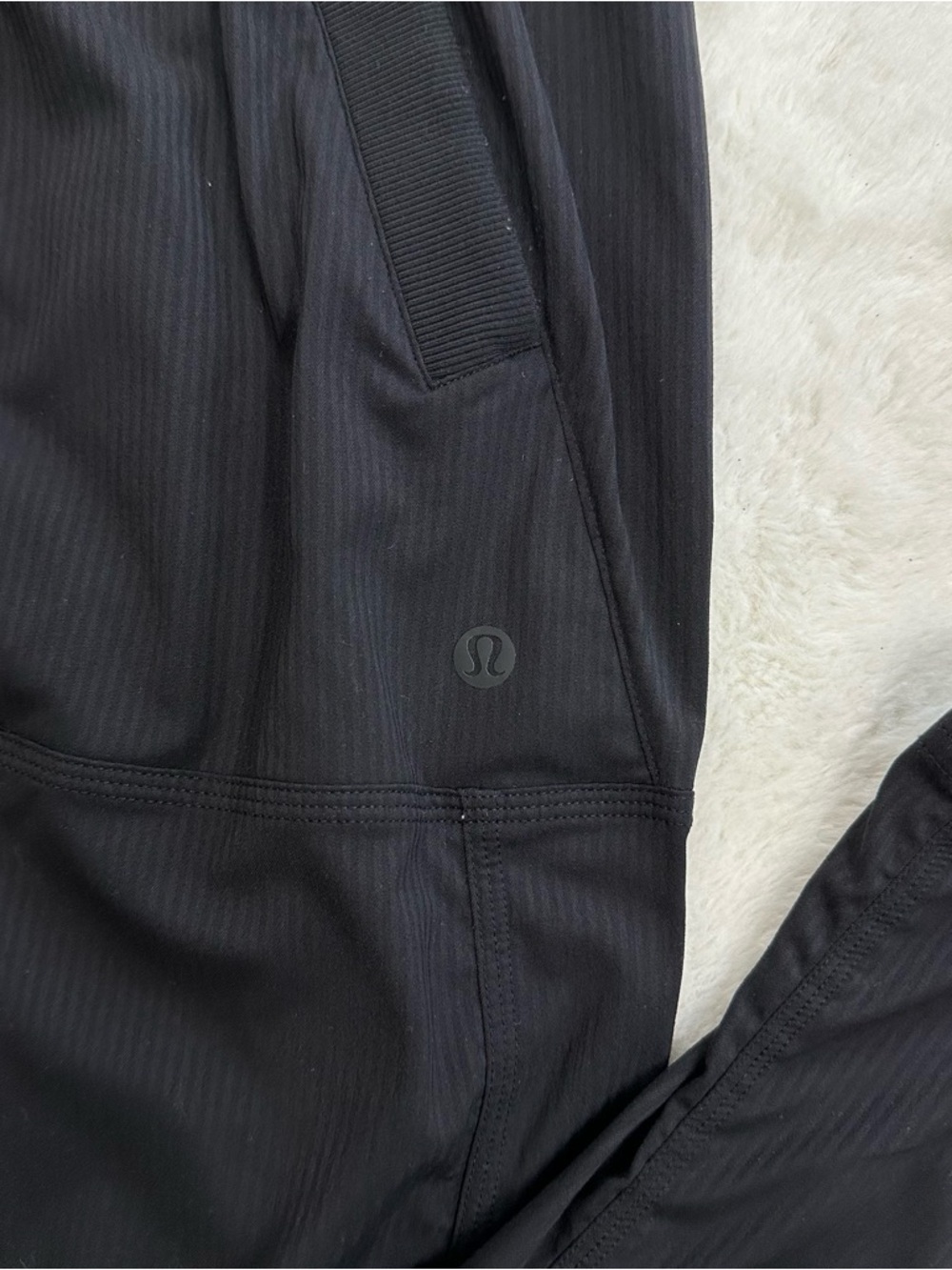 Lululemon Dance Studio Mid-Rise Pant *Tall
Size 4 Black - Picture 3 of 5